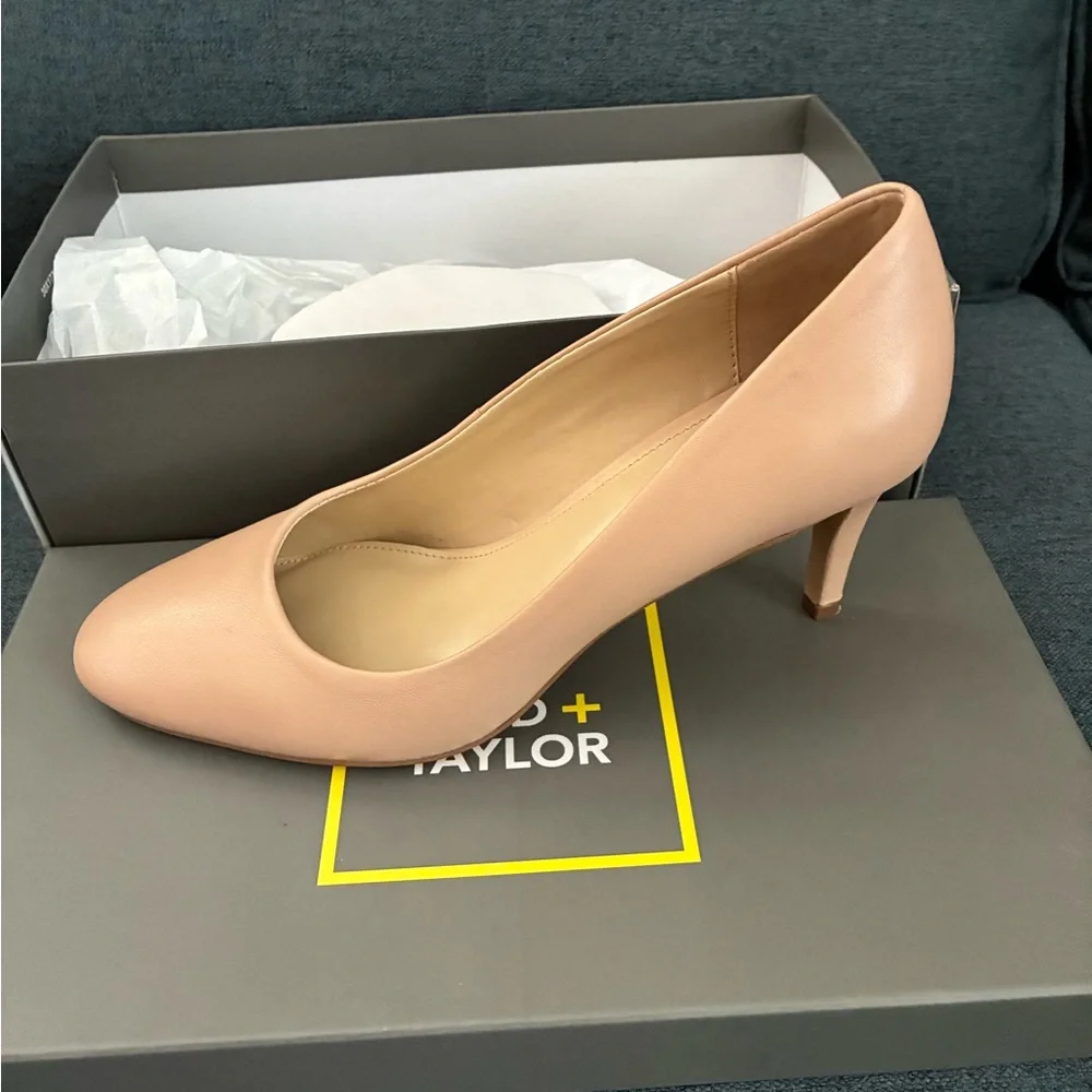 Nude leather pumps - Picture 4 of 13